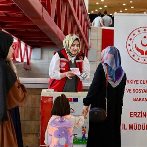 Koruyucu Aile çalışmaları kapsamında Erzincan Binali Yıldırım Üniversitesinde Koruyucu Aile Tanıtımı Gerçekleştirildi. - fotoğraf 2