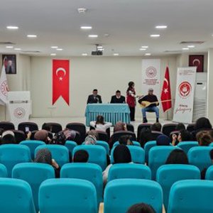 Cumhuriyetimizin 102. Yılı Etkinlikleri Kapsamında Düzenlenen “Dedemden Cumhuriyet Hatıraları” Adlı Söyleşi Programı, Duygusal ve Anlamlı Anlara Sahne Oldu. - fotoğraf 2