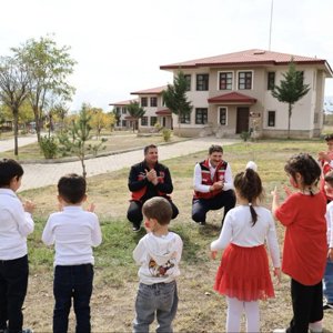 Cumhuriyetimizin 102. yılını Çocuk Evleri Sitesi Müdürlüğümüzdeki Yavrularımızla Beraber Coşkuyla Kutladık. - fotoğraf 1