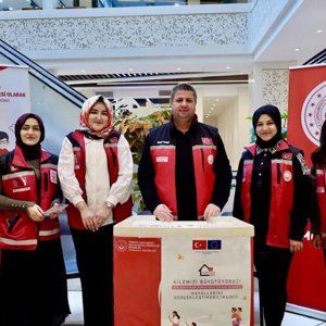 Koruyucu Aile Modeli Tanıtımlarımız Devam Ediyor  Bu Çerçevede Er Merkez AVM’de Koruyucu Aile Hizmet Modelinin Tanıtımı Yapılarak, Halkımıza Bilgilendirme Yapıldı. - fotoğraf 1