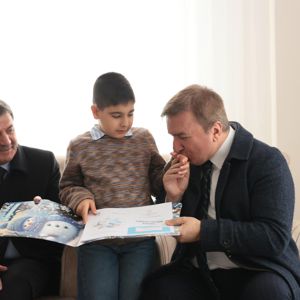 2025-2026 Eğitim-Öğretim Yılı’nda 1. Sınıfa Başlayan Aziz Şehitlerimizin ve Kahraman Gazilerimizin Çocuklarının ilk Karne Gününde Yanlarında Olunması ve bu Özel Heyecanın Paylaşılması Amacıyla Yürütülen Çalışma Kapsamında Anlamlı bir Ziyaret Gerçekleştirildi. - fotoğraf 4