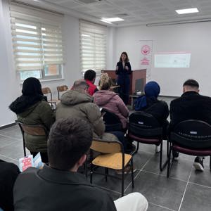 Yenişehir’de Evlenecek Çiftlere Yönelik Bilinçlendirme ve Eğitim Programı Düzenlendi - fotoğraf 2