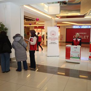 Koruyucu Aile Modeli Tanıtımlarımız Devam Ediyor. Bu Çerçevede Can Park AVM’de Koruyucu Aile Hizmet Modelinin Tanıtımı Yapılarak, Halkımıza Bilgilendirme Yapıldı. - fotoğraf 3