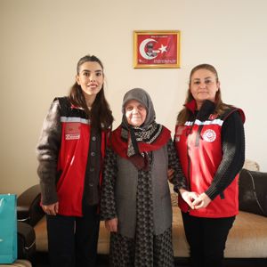 Kahraman Şehidimiz Gökhan Yılmaz’ın Bizlere Emaneti Olan Kıymetli Annesi Saniye Yılmaz’ı Ziyaret Ederek Ellerinden Öptük. - fotoğraf 1