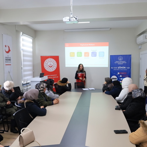 Kadına Yönelik Şiddetle Mücadele Kapsamında İl Göç İdaresinde Yabancı Uyruklu Vatandaşlara Yönelik Olarak İl Müdürlüğümüzce, Farkındalık Oluşturmak Amacıyla Eğitim Verildi. - fotoğraf 2