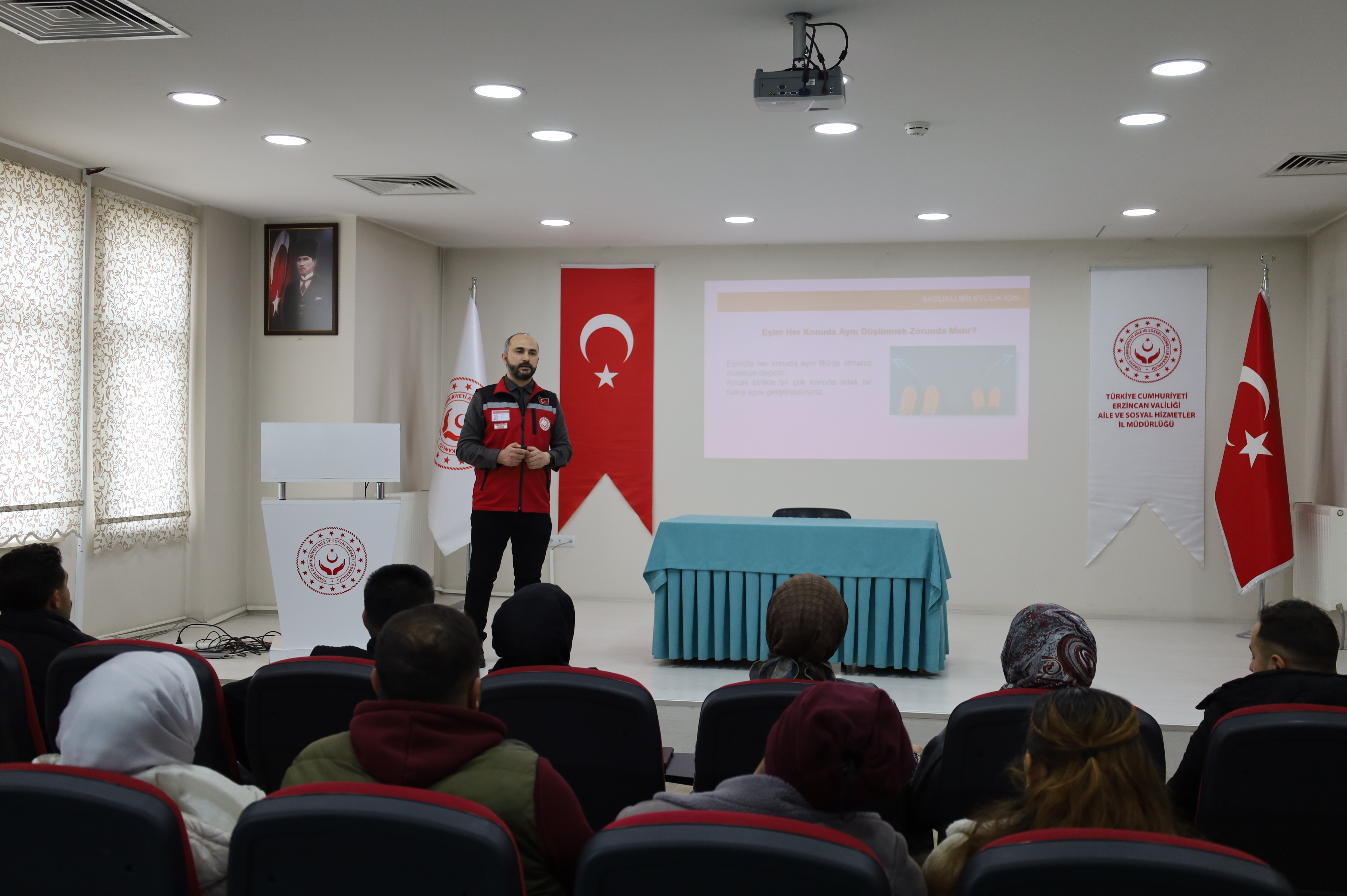 “Evlenecek Gençlerin Desteklenmesi Projesi” Kapsamında Genç Çiftlerin Sağlıklı ve Bilinçli bir Evlilik Süreci Geçirmelerine Katkı Sağlamak Amacıyla Eğitim Faaliyetlerimiz Devam Ediyor.