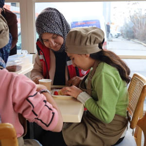 Devlet Himayesinde ki Kıymetli Yavrularımızla Özel ve Anlamlı bir Pasta Yapım Workshopu Gerçekleştirdik - fotoğraf 3