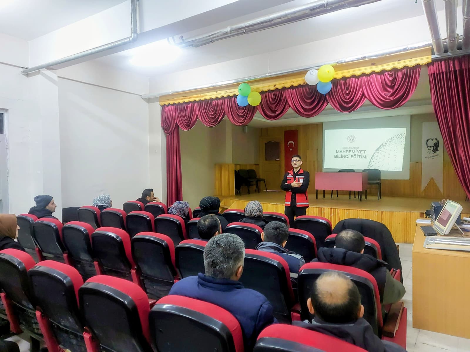 Yavuz Selim Ortaokulu Velilerine Yönelik Eğitim Programı Gerçekleştirildi.