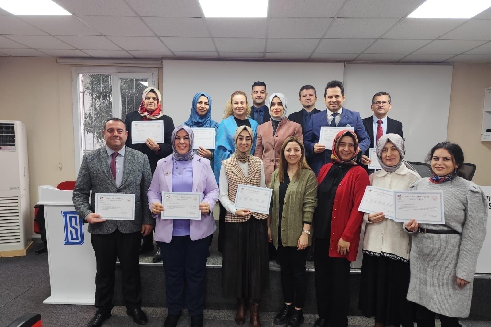 Bursa’da Denetimli Serbestlik Müdürlüğü Personeline Modüler Aile Eğitim Programı Sertifikası