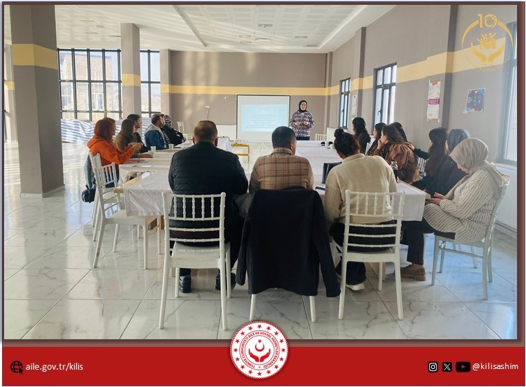 Koruyucu Aile Birimimiz tarafından Kilis Belediyesine bağlı toplum merkezi çalışanlarına yönelik koruyucu aile bilgilendirme toplantısı yapılmıştır.