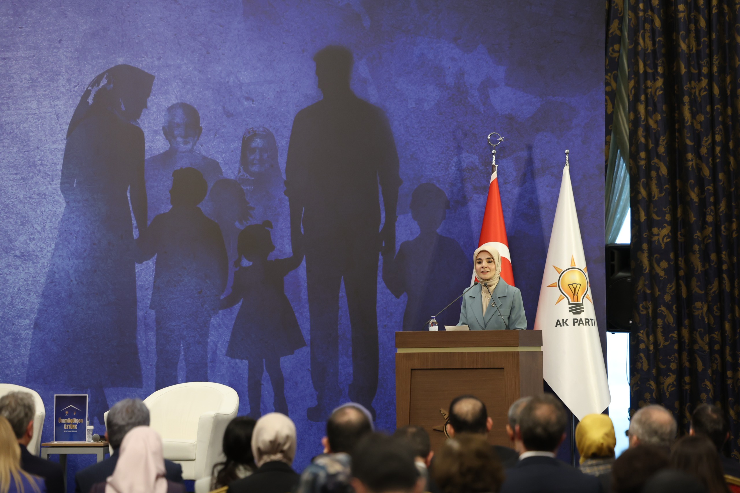 Bakanımız Mahinur Özdemir Göktaş "İnsan Hakları ve Aile Zirvesi"nde konuştu: