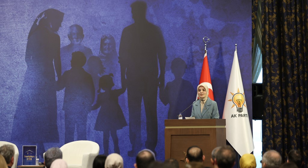 Bakanımız Mahinur Özdemir Göktaş "İnsan Hakları ve Aile Zirvesi"nde konuştu: