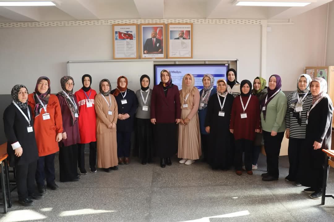 Modüler Aile Eğitim Programında Dijital Dünyanın Etkileri Ele Alındı