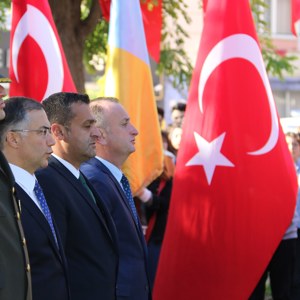 30 Kasım Sinop Deniz Şehitlerini Anma Programı Deniz Şehitliğine Çelenklerin Sunulmasıyla Başladı - fotoğraf 8