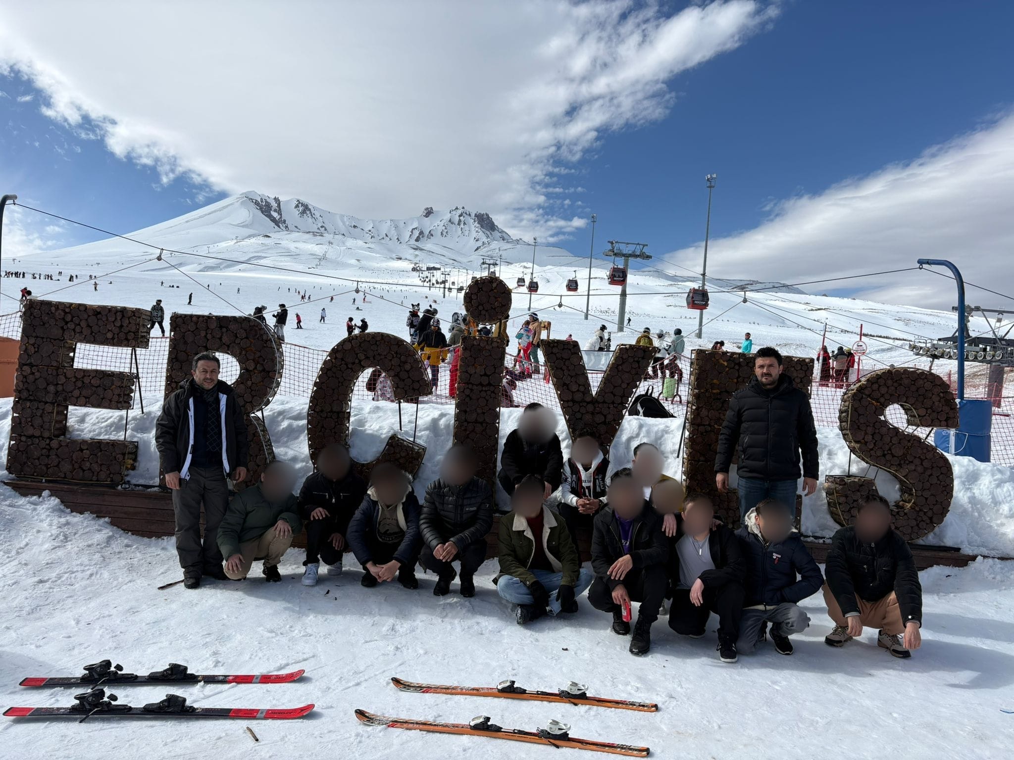 Erciyes Kayak Merkezi ve Kayseri Hayvanat Bahçesi’ne gezi düzenlendi. 