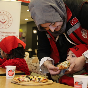 Koruyucu Aile Yanında Büyüyen Kıymetli Yavrularımızla Harika bir Pizza Yapım Etkinliğinde bir Araya Geldik. - fotoğraf 7