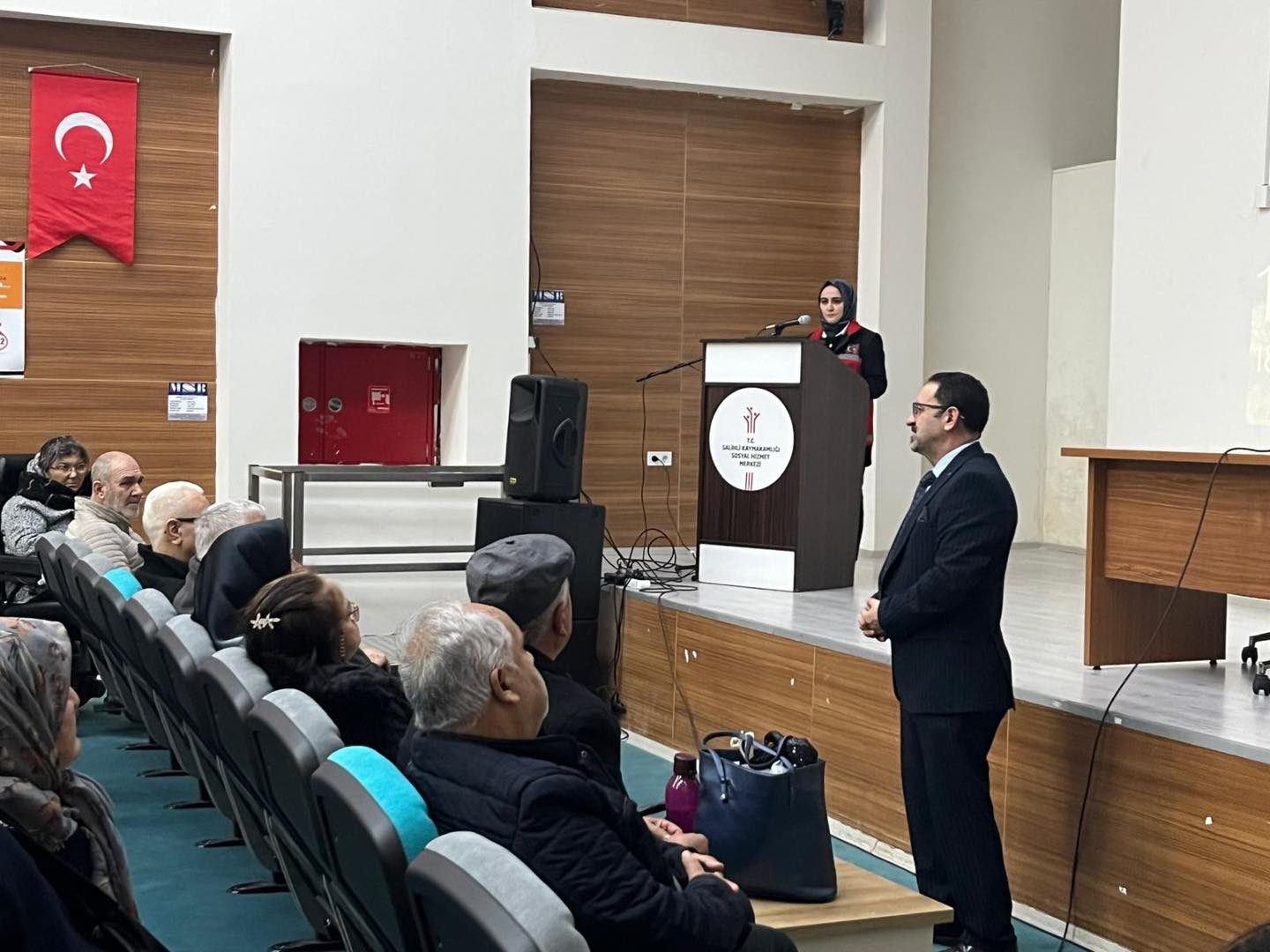 Salihli’de Evde Bakım Yardımı Hizmetine Yönelik Bilgilendirme Toplantısı Düzenlendi