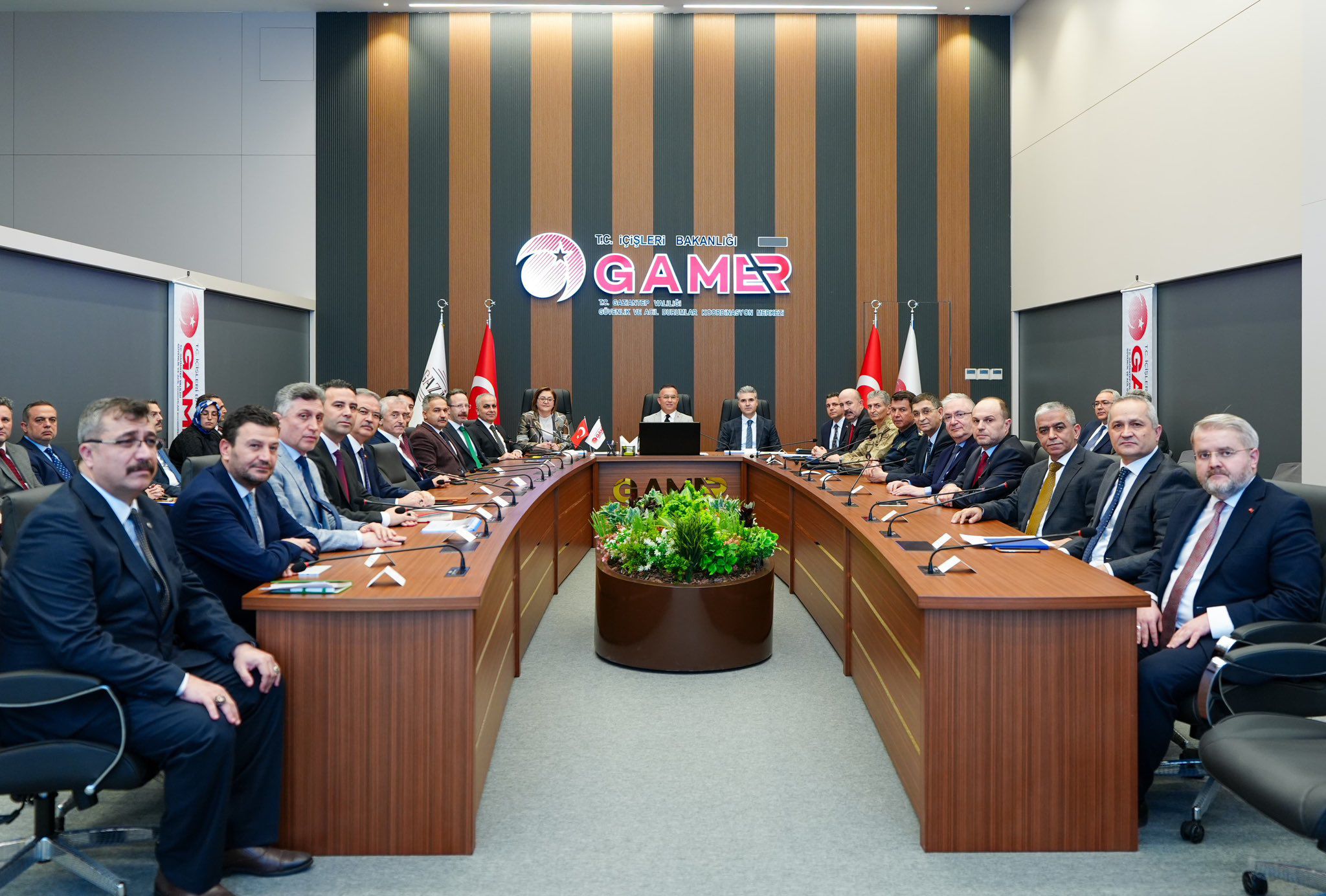 Suça Sürüklenen Çocuklara Yönelik Üst Kurul Toplantısı Valimiz Sayın Kemal Çeber Başkanlığında Gerçekleştirildi