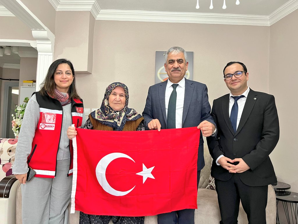 İl Müdürümüz Sayın Hüseyin Özdemir, Malkara İlçemizde Bulunan Şehit Nihat Alparslan’ın Bizlere Emaneti Olan Kıymetli Annesini Ziyaret Etti