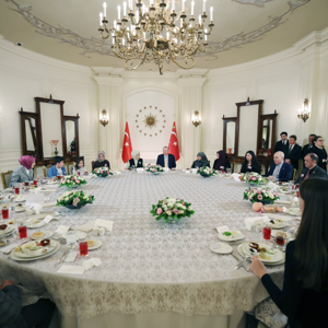 Cumhurbaşkanı Erdoğan ve Bakanımız Göktaş Şehit Aileleri İle İftar Programı'na katıldı - fotoğraf 2