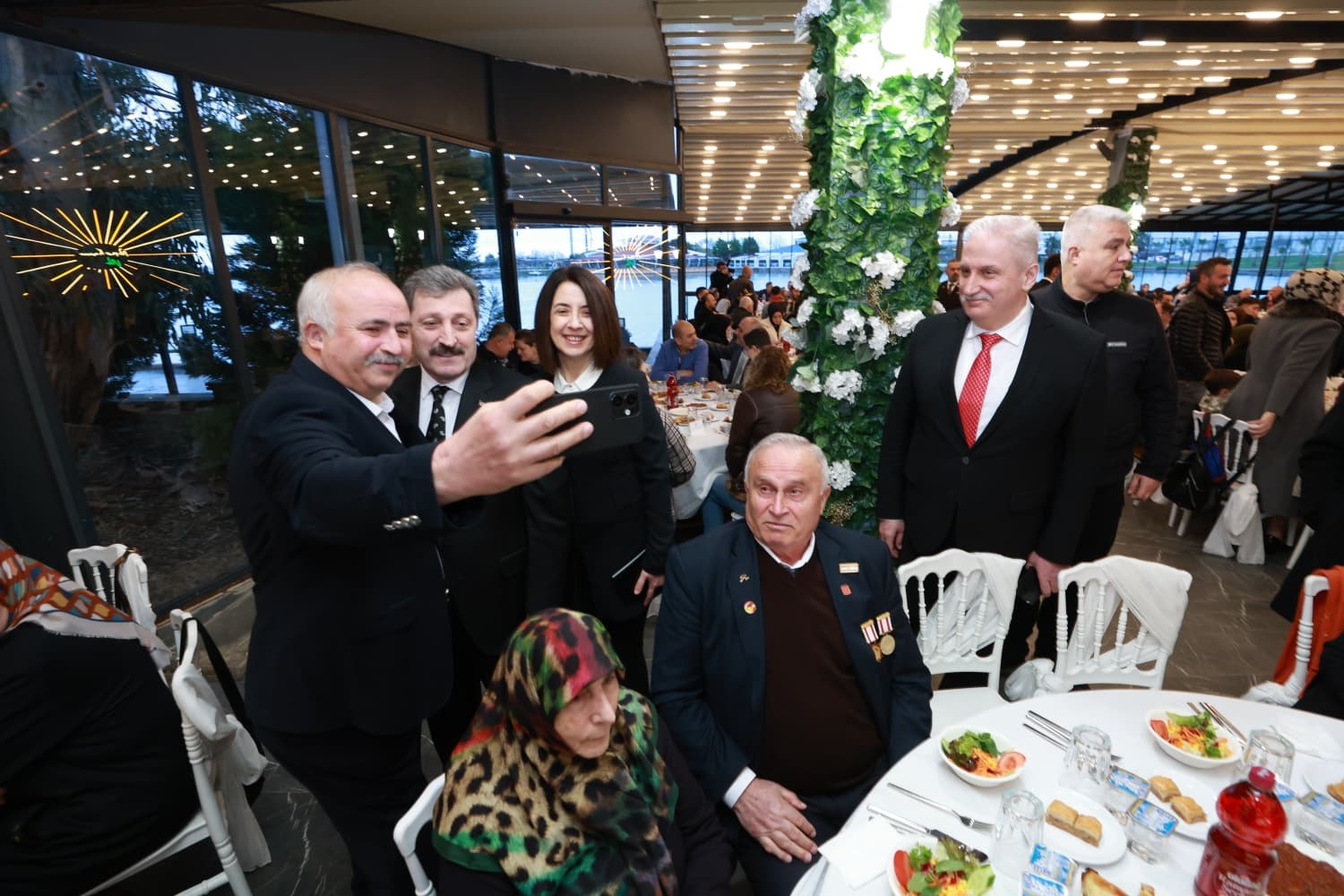 Şehit Yakınları ve Gaziler “Büyük Aile Sofrası”nda Bir Araya Geldi