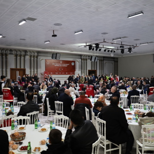 “Büyük Aile Sofrası” temalı iftar programında; kıymetli şehit ailelerimiz, değerli gazilerimiz ve aileleriyle Ramazan ayının ilk iftarını birlikte açtık. - fotoğraf 5