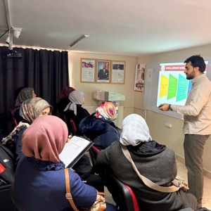 Meram Aile Destek Merkezi Kursiyerlerine Kapsamlı bir Eğitim Çalışması Gerçekleştirdi - fotoğraf 2