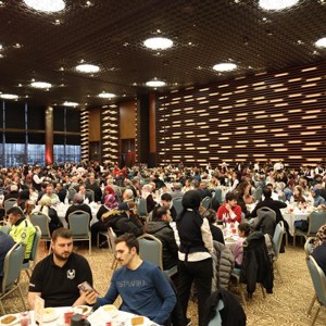 Ramazan'ın İlk İftarında Şehit Yakınlarımız ve Gazilerimizle Büyük Aile Sofrasında Buluştuk - fotoğraf 4