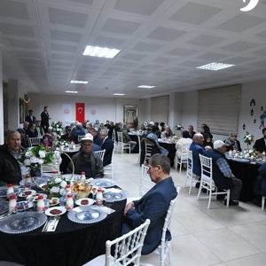 Valimiz Sayın İsmail USTAOĞLU, "Gönül Sofraları" İftar Programında Huzurevi Sakinlerimizle Buluştu - fotoğraf 9