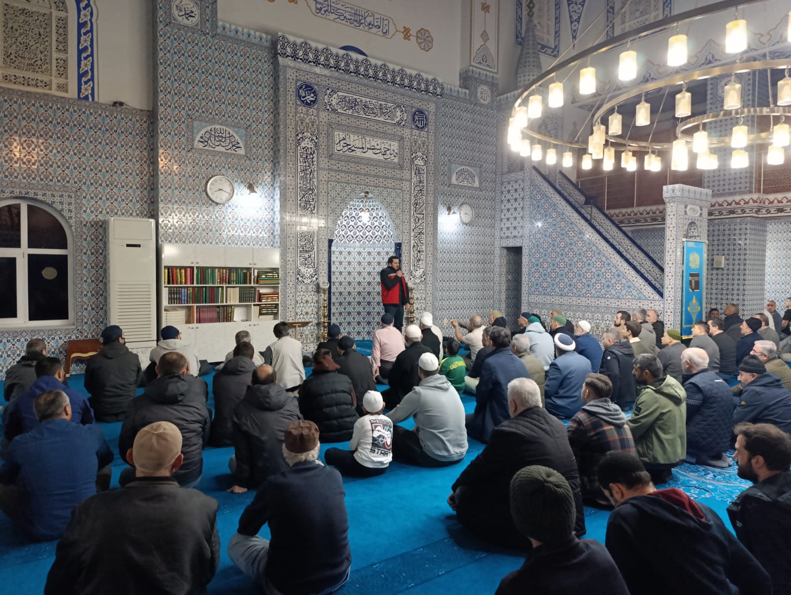 Aile ve Nüfus On Yılı Kapsamında Teravih Namazı Öncesi Vatandaşlarımıza “Ekran Bağımlılığı ve Ailelerin Alabileceği Önlemler” Konulu Eğitimlerimiz Verilmektedir