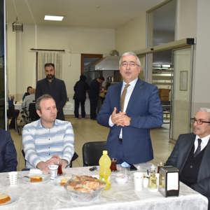 İnegöl Fatma Göztepe Huzurevi’nde Ramazan’ın Manevi İklimi Aynı Sofrada Paylaşıldı - fotoğraf 3