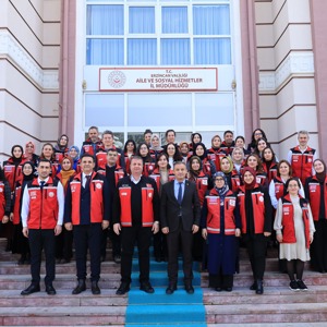 Aile ve Toplum Hizmetleri Genel Müdürlüğü Sosyal Uyum Daire Başkanı Nevzat Özer, İl Müdürümüz Serdar Demirci’yi Ziyaret Etti. - fotoğraf 1