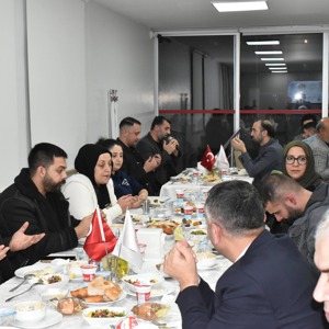 Gönül Sofrasından Geleceğin Yol Haritasına: Roman Vatandaşlarımız İçin El Ele - fotoğraf 4