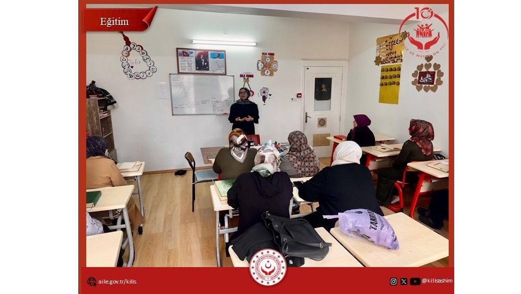 Hacı Kifayet Ballıoğlu Kur’an Kursu kursiyerlerine yönelik “Değerlerin Edinilmesinde Ailenin Rolü” konulu eğitim programı gerçekleştirilmiştir. Programda, değerlerin ilk kazanıldığı ortamın aile olduğu vurgulanarak ebeveynlerin rehberlik sorumluluğu ele alınmıştır.