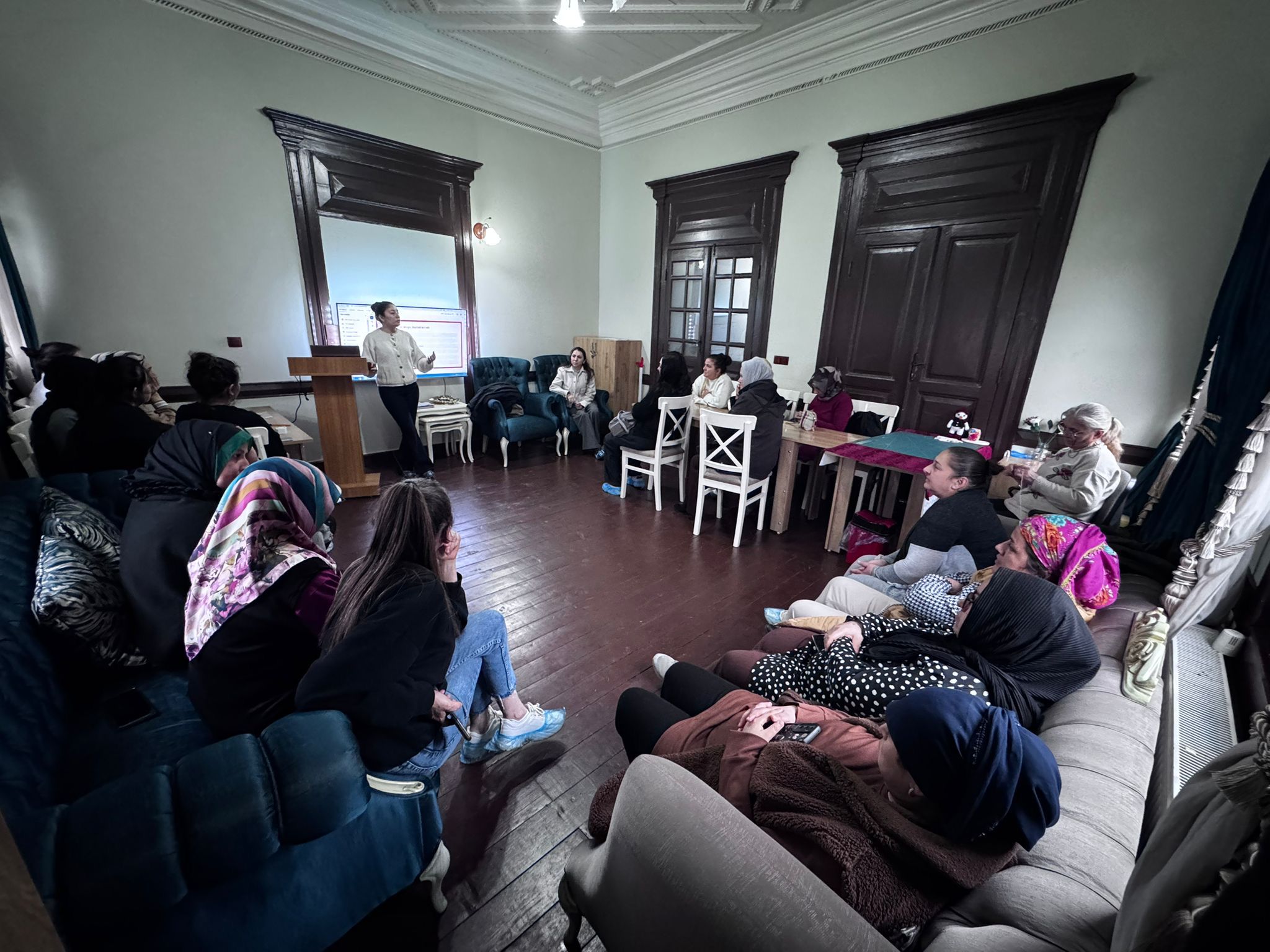 Aile Destek Merkezi Kursiyerlerine “Okul ve Aile” Eğitimi Verildi..