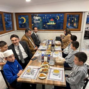 Müdürlüğümüzden Ekonomik Destek Alan Ailelerimiz ile Birlikte İftar Yemeğinde Buluştuk. - fotoğraf 1