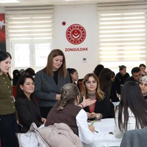 Kadına Yönelik Şiddetle Mücadele İl Eylem Planı Çalıştayı Gerçekleştirilmiştir. - fotoğraf 7
