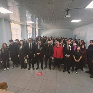 “Vatan ve Kahramanlık Buluşmaları” Projesi Kapsamında Ereğli Lisesi Öğrencileri ile Bir Araya Gelinmiştir. - fotoğraf 1