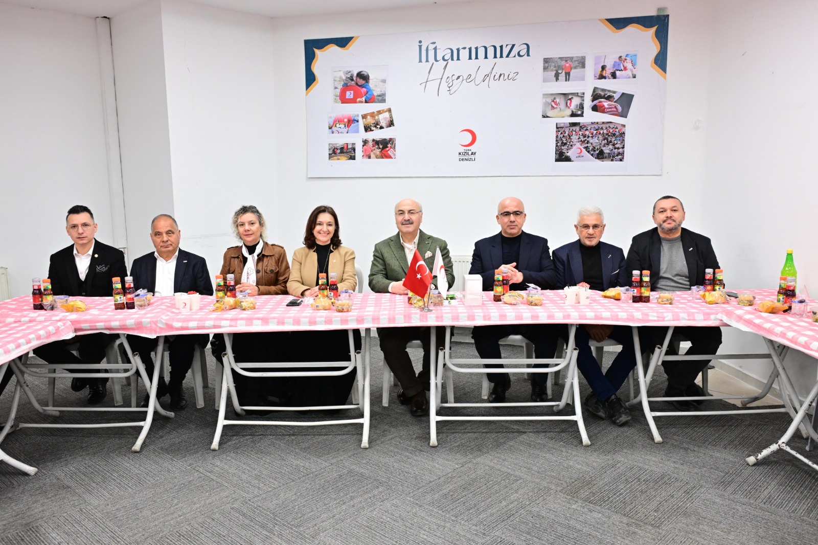 15 Ramazan Dünya Yetimler Günü Kapsamında İftar Programı Gerçekleştirildi