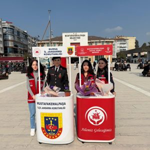 Bursa’da 8 Mart Dünya Kadınlar Günü: Şiddetle Mücadele ve Farkındalık Seferberliği - fotoğraf 6