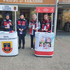 Bursa’da 8 Mart Dünya Kadınlar Günü: Şiddetle Mücadele ve Farkındalık Seferberliği - fotoğraf 8