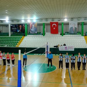 Kadınlar Şampiyon: 8 Mart Dünya Kadınlar Günü Voleybol Turnuvası Düzenlendi. - fotoğraf 3