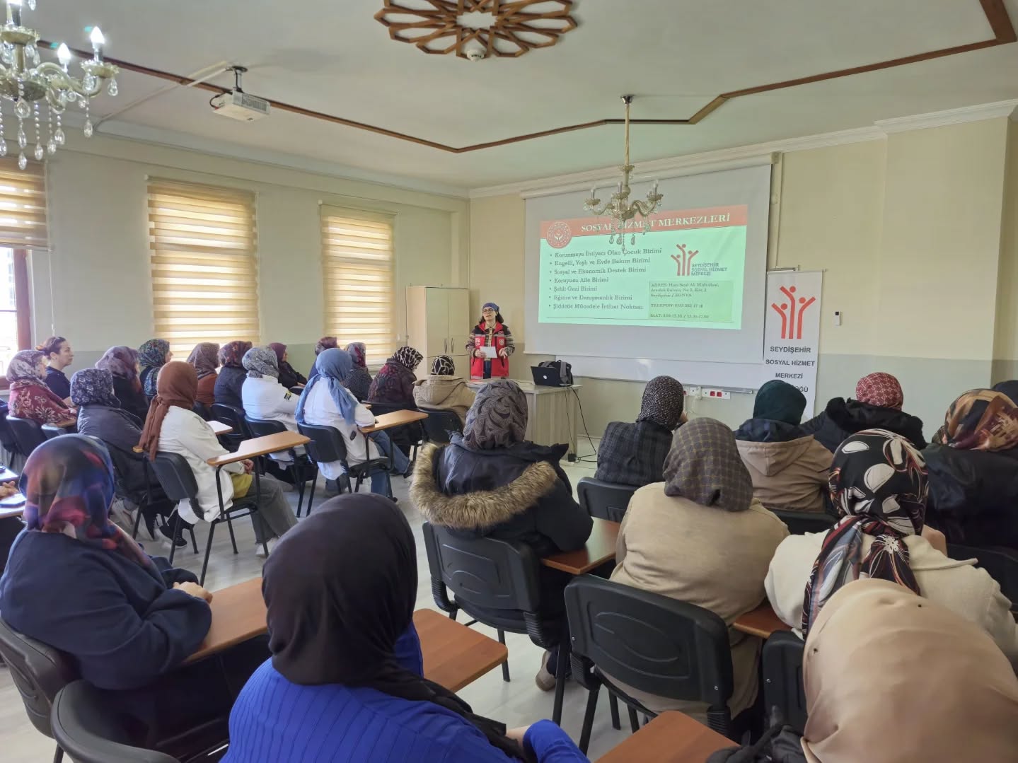 Aile İçi ve Kadına Yönelik Şiddetle Mücadele Eğitimi Verilmiştir