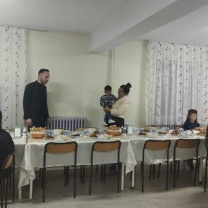 İl Müdürümüz Sayın Emine BÖÇKÜN, Koruma Altındaki Çocuklarımızın Sofrasına Konuk Oldu - fotoğraf 4