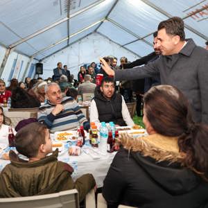 Dünya Yetimler Günü’nde Gönüller Aynı Sofrada - fotoğraf 1