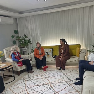 Valimiz Sayın İsmail USTAOĞLU ve İl Müdürümüz Sayın Emine BÖÇKÜN, Şehidimiz Osman KÖSEOĞLU’nun Ailesini Ziyaret Ederek Kadınlar Günü’nü Tebrik Etti - fotoğraf 6