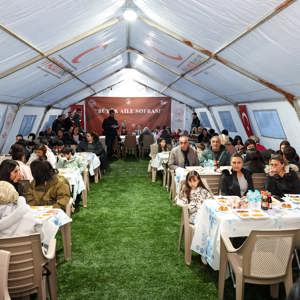 Dünya Yetimler Günü’nde Gönüller Aynı Sofrada - fotoğraf 2