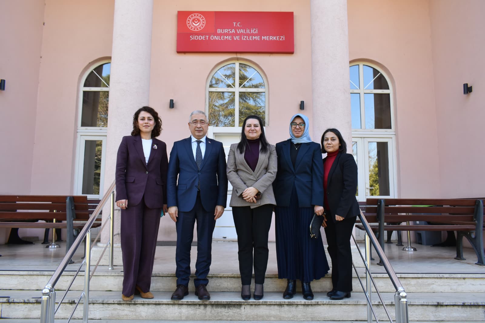 Şiddetin Karşısında, Kadının Yanında Biz Varız