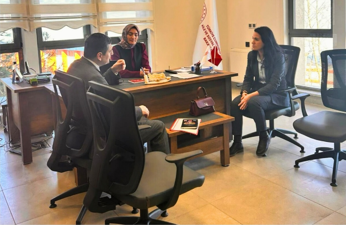 Toplum Hizmetleri Daire Başkanı Şirin Açılan İl Müdürlüğümüze Bağlı Kuruluşumuz Yomra Sosyal Hizmet Merkezini Ziyaret Etti.