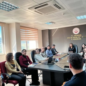 İl Müdürümüz Sayın Emine BÖÇKÜN, Çocuk Hizmetleri Birimimizle Saha Değerlendirme ve İstişare Toplantısı Gerçekleştirdi - fotoğraf 1